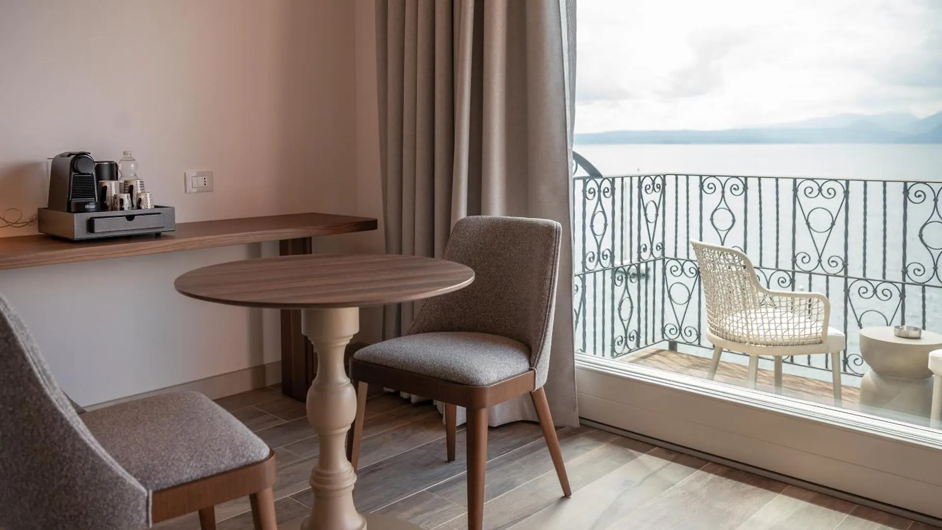 ****  Hotel Villa Leopardi 4S - Adults Only Torri Del Benaco Italy