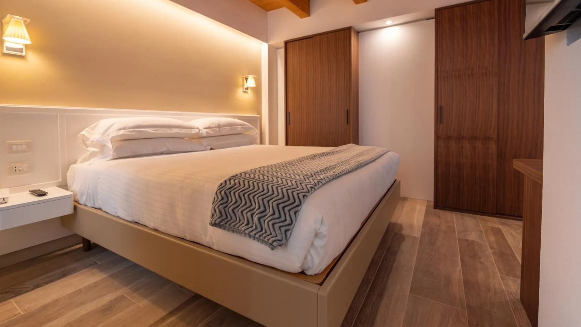 Hotel Villa Leopardi 4S - Adults Only Torri Del Benaco