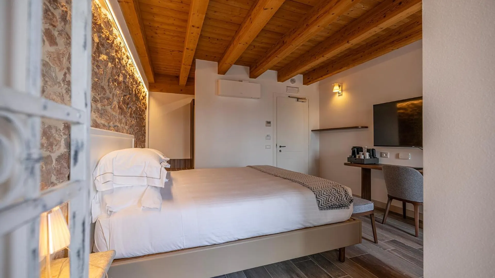 Hotel Villa Leopardi 4S - Adults Only Torri Del Benaco