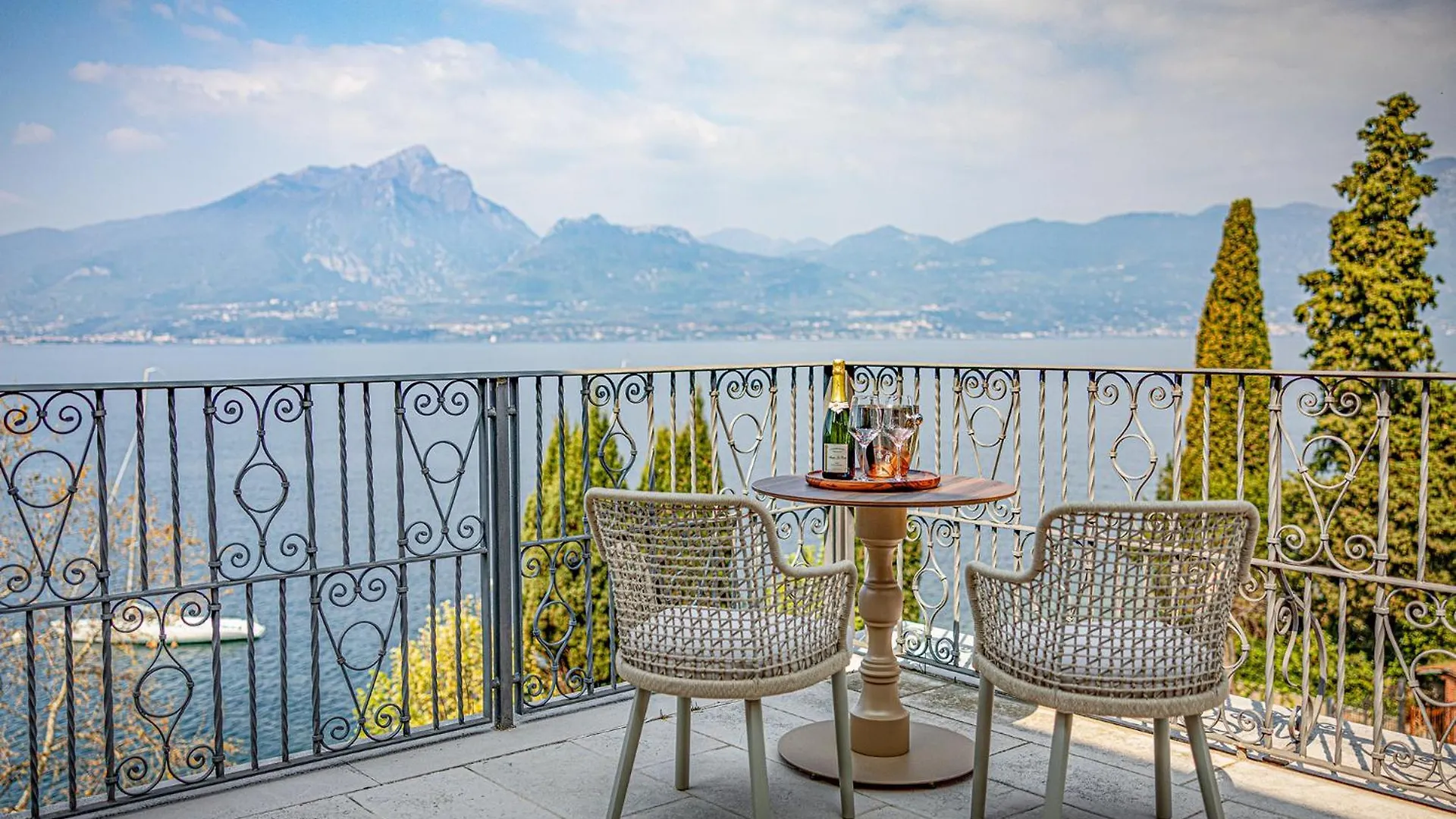 Hotel Villa Leopardi 4S - Adults Only Torri Del Benaco 4*,  Italy