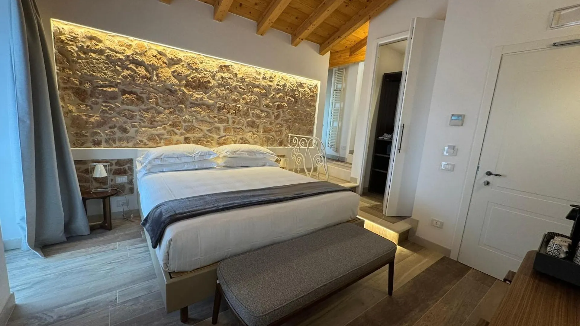 ****  Hotel Villa Leopardi 4S - Adults Only Torri Del Benaco Italy